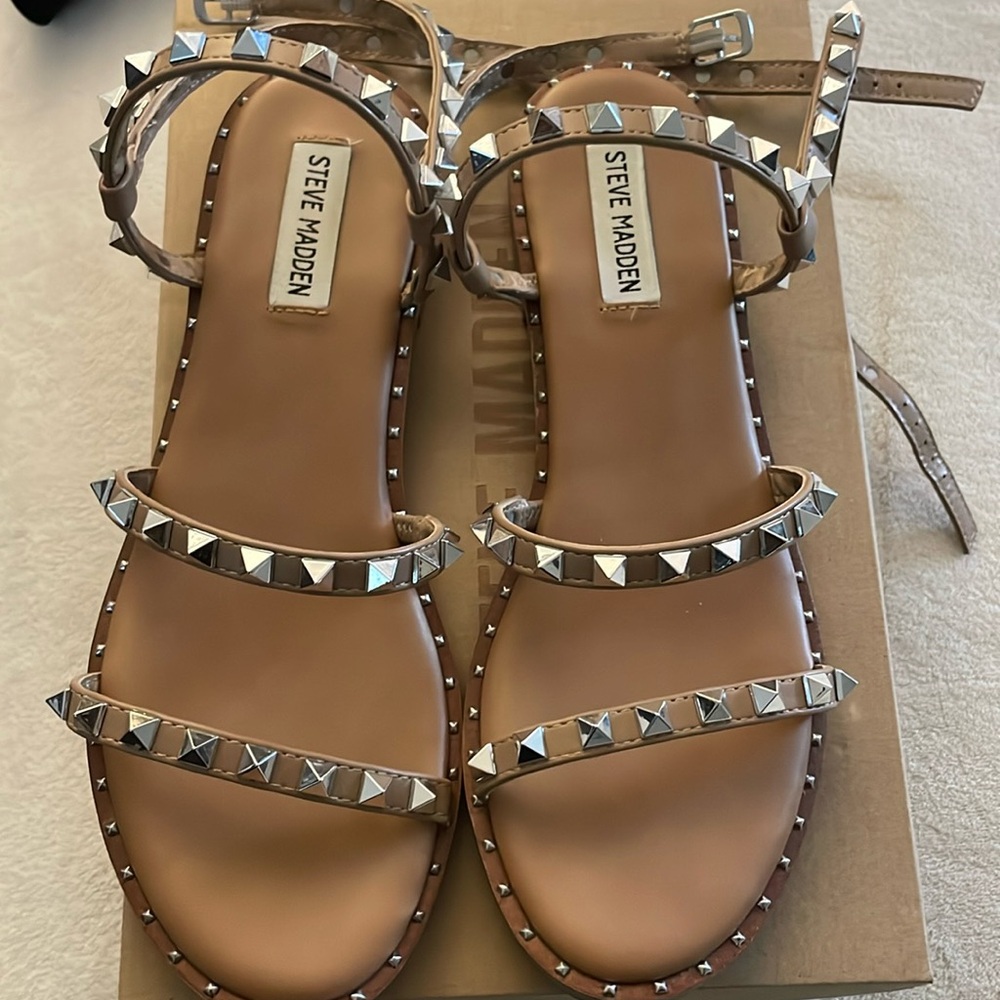 Steve Madden travel sandal
